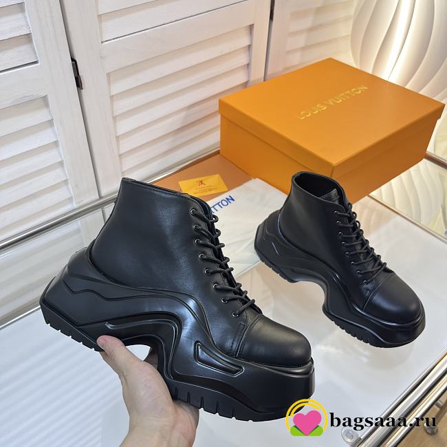 Bagsaaa Louis Vuitton ALl Black Sneakers  - 1