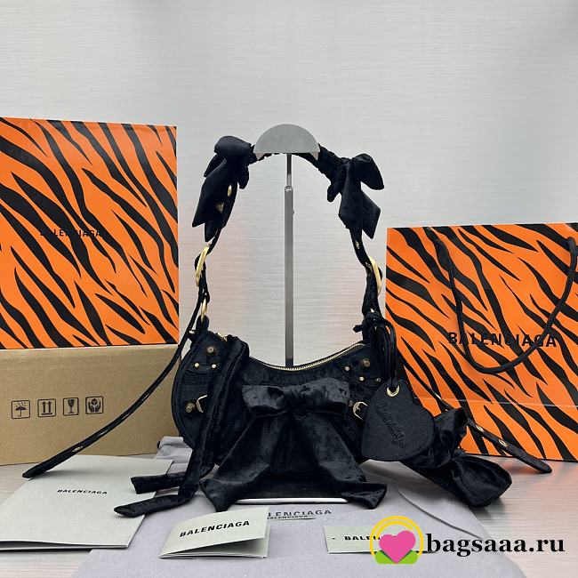 	 Bagsaaa Balenciaga Le Cagole Velvet Black Bag - 26X16X9.9cm - 1