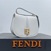 	 Bagsaaa Fendi Cmon White leather bag - 25x20x7cm - 2