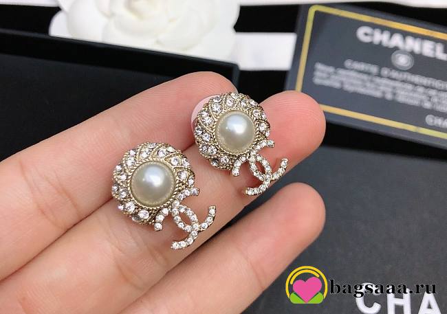 Bagsaaa Chanel Teardrop Pearl Gold Earrings - 1