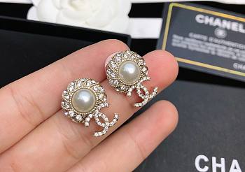 Bagsaaa Chanel Teardrop Pearl Gold Earrings