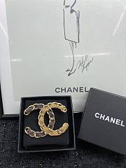 Bagsaaa Chanel Black and Gold Brooch - 5
