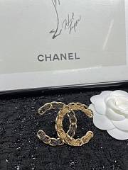 Bagsaaa Chanel Black and Gold Brooch - 4