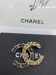Bagsaaa Chanel Black and Gold Brooch - 6