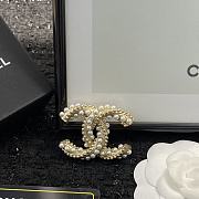 Bagsaaa Chanel CC Logo Pearl and Gold Brooch - 6