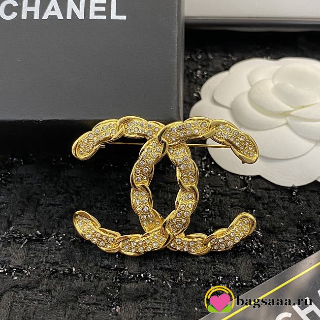 Bagsaaa Chanel Gold and Crystal Brooch - 1