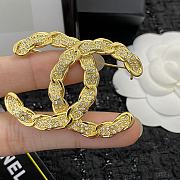 Bagsaaa Chanel Gold and Crystal Brooch - 5