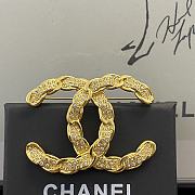 Bagsaaa Chanel Gold and Crystal Brooch - 4