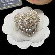 Bagsaaa Chanel Pearl Heart Gold Brooch - 1