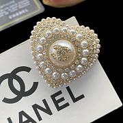 Bagsaaa Chanel Pearl Heart Gold Brooch - 5