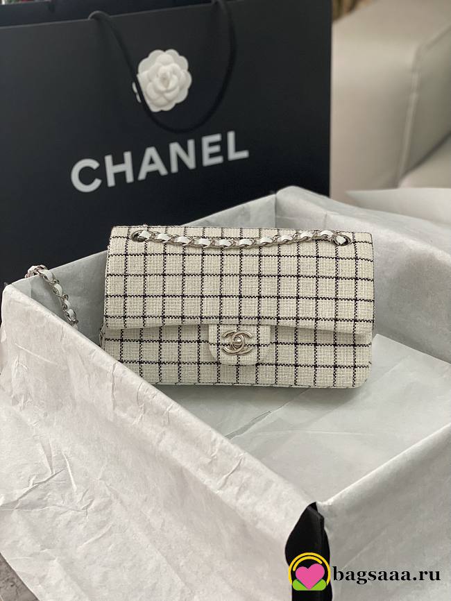 	 Bagsaaa Chanel Tweed Flap White and Black Lines - 25cm - 1