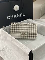 	 Bagsaaa Chanel Tweed Flap White and Black Lines - 25cm - 1