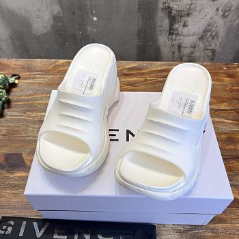 	 Bagsaaa Givenchy White Marshmallow Heeled Sandals