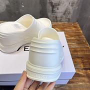 	 Bagsaaa Givenchy White Marshmallow Heeled Sandals - 5