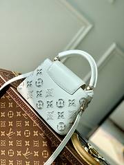 Bagsaaa Louis Vuitton Capucines Mini White Monogram - 21x14x8cm - 2