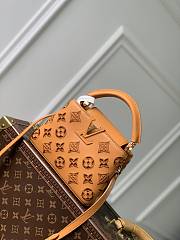 	 Bagsaaa Louis Vuitton Capucines Mini Brown Monogram - 21x14x8cm - 1