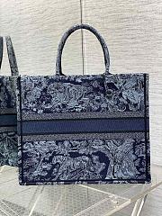 Bagsaaa Dior Book Tote Medium Denim Blue Toile de Jouy Embroidery - 41cm - 4