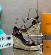 	 Bagsaaa Louis Vuitton Wedge Sandals Black - 1