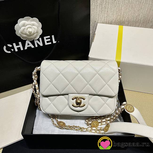 	 Bagsaaa Chanel White Flap Bag - 21X14.5X6cm - 1