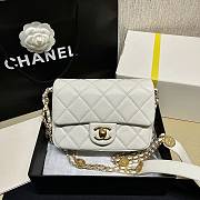 	 Bagsaaa Chanel White Flap Bag - 21X14.5X6cm - 1