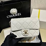 	 Bagsaaa Chanel White Flap Bag - 21X14.5X6cm - 4