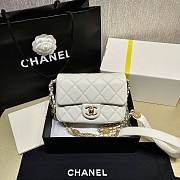 	 Bagsaaa Chanel White Flap Bag - 21X14.5X6cm - 3