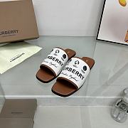 	 Bagsaaa Burberry Letters Canvas White Slides - 1