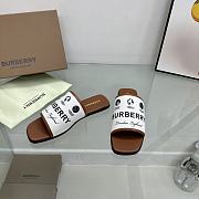 	 Bagsaaa Burberry Letters Canvas White Slides - 5