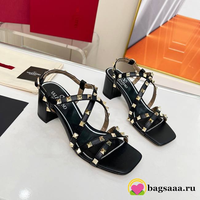 Bagsaaa Valentino Garavani Rockstud-embellished flat black leather sandals - 1