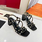 Bagsaaa Valentino Garavani Rockstud-embellished flat black leather sandals - 1