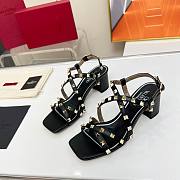 Bagsaaa Valentino Garavani Rockstud-embellished flat black leather sandals - 3