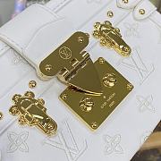 	 Bagsaaa Louis Vuitton Petite Malle Bag White Calfskin Monogram - 20 x 12.5 x 6 cm  - 3