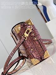 Bagsaaa Louis Vuitton Petite Malle Bag Alligator crocodile leathe pink - 2