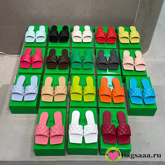 Bagsaaa Bottega Veneta Matelassé Flat Padded Sandals - 1