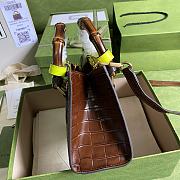 	 Bagsaaa Gucci Mini Diana Crocodile Brown Leather 20x15.5x10cm - 3
