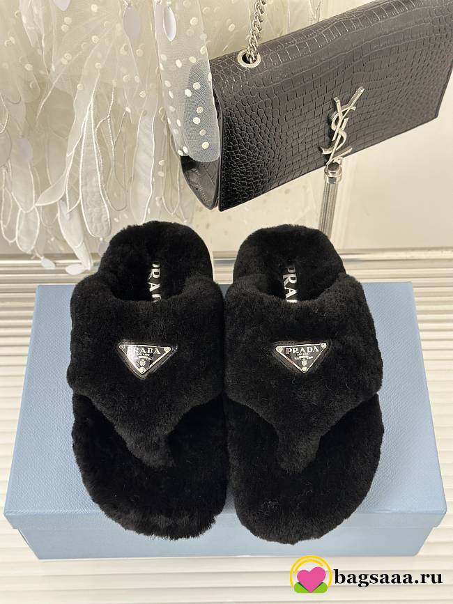 Bagsaaa Prada Shearling mules black - 1