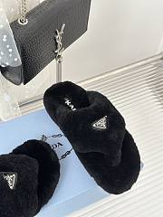 Bagsaaa Prada Shearling mules black - 4