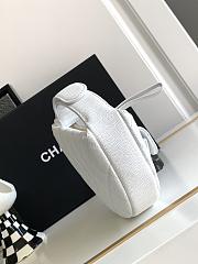 Bagsaaa Chanel Bucket Bag White Caviar - 2