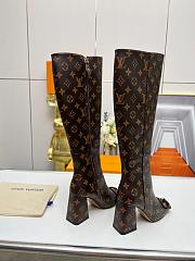 Bagsaaa Louis Vuitton Long Boots Monogram Twist Logo - 4