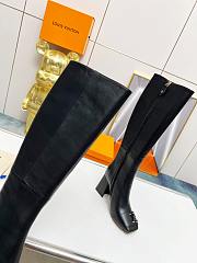 	 Bagsaaa Louis Vuitton Long Boots Black Twist Logo - 6