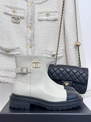 	 Bagsaaa Chanel Chelsea White Leather Boots