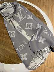 Bagsaaa Louis Vuitton Monogram Grey Scarf 186x34cm - 1