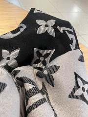 	 Bagsaaa Louis Vuitton Monogram Black Scarf 186x34cm - 2