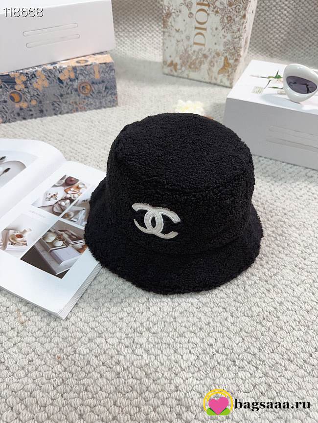Bagsaaa Chanel Winter Fur Bucket Hat Black - 1