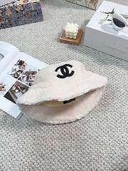 	 Bagsaaa Chanel Winter Fur Bucket Hat White - 2