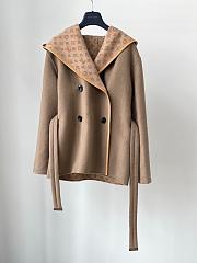 	 Bagsaaa Louis Vuitton Belted Short Coat Beige - 3