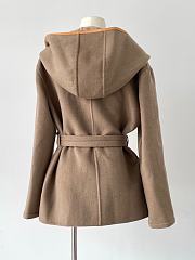 	 Bagsaaa Louis Vuitton Belted Short Coat Beige - 4