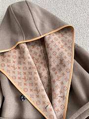 	 Bagsaaa Louis Vuitton Belted Short Coat Beige - 6