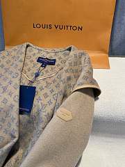 Bagsaaa Louis Vuitton SIGNATURE DOUBLE FACE SHORT WRAP COAT - 3