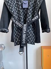 	 Bagsaaa Louis Vuitton SIGNATURE DOUBLE FACE SHORT WRAP COAT BLACK - 6